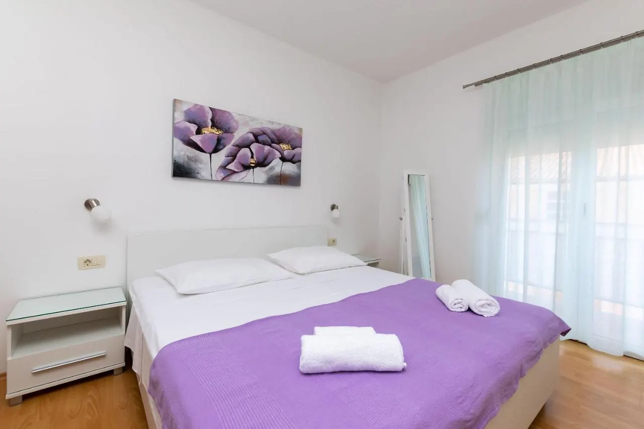 Apartment Miljenko Lopar