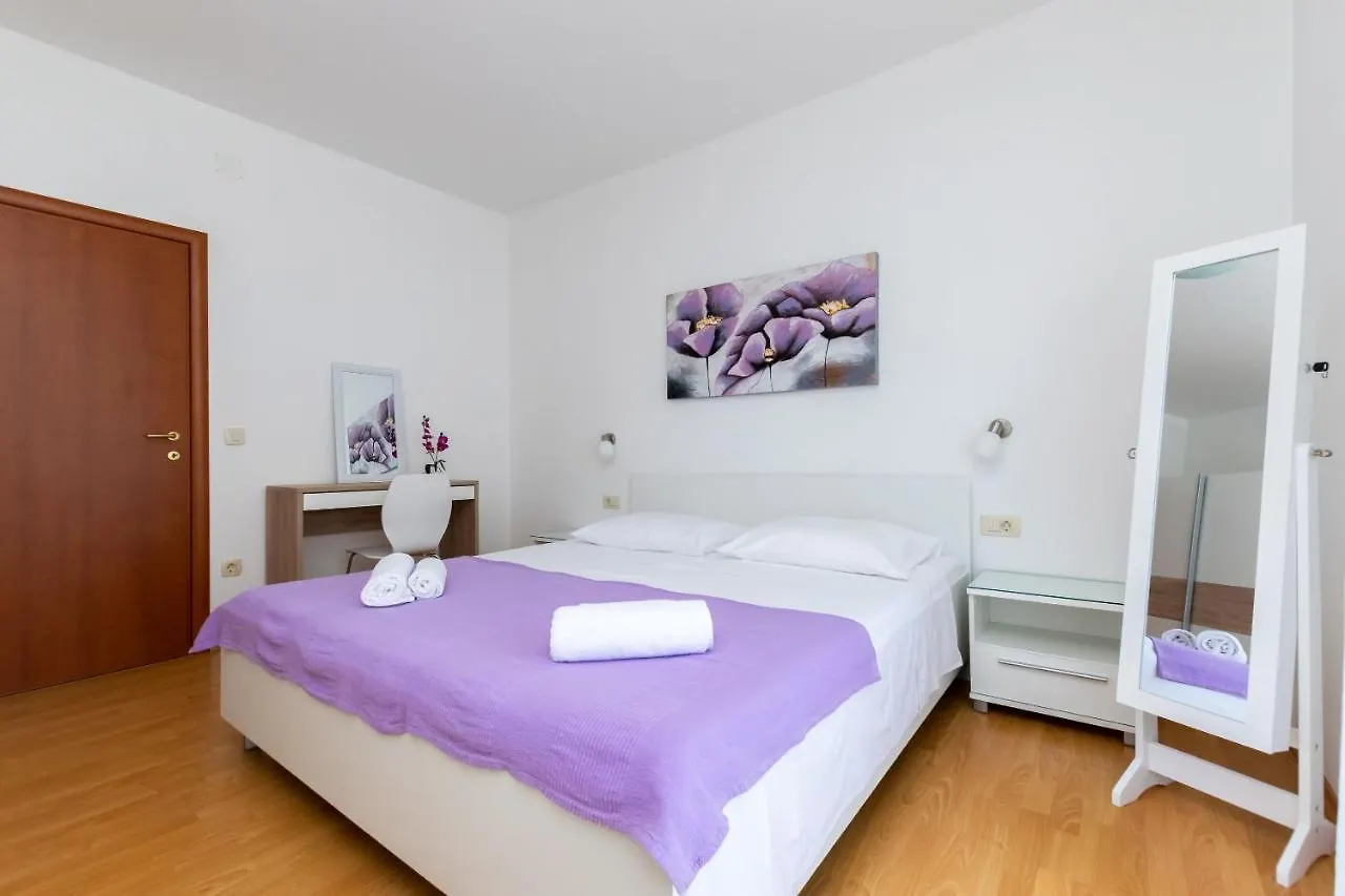 Apartment Miljenko Lopar