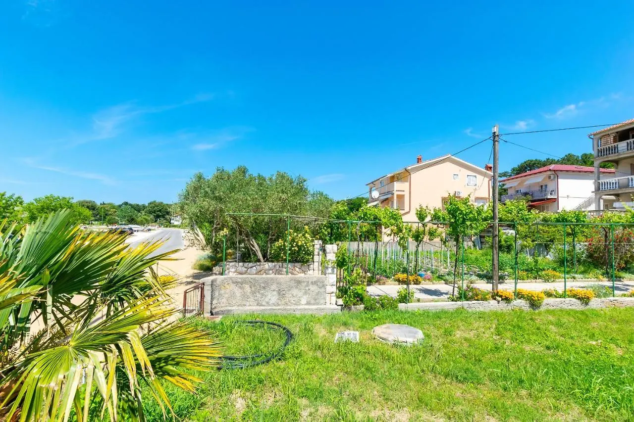 Apartment Miljenko Lopar 0*,  Croatia